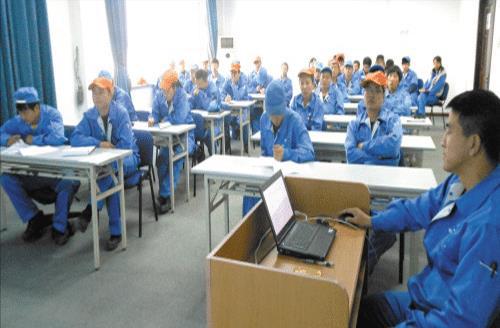 進(jìn)廠求職新趨勢 為何越來越多人選擇中介小時(shí)工